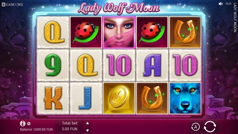 Lady Wolf Moon slot screen 1