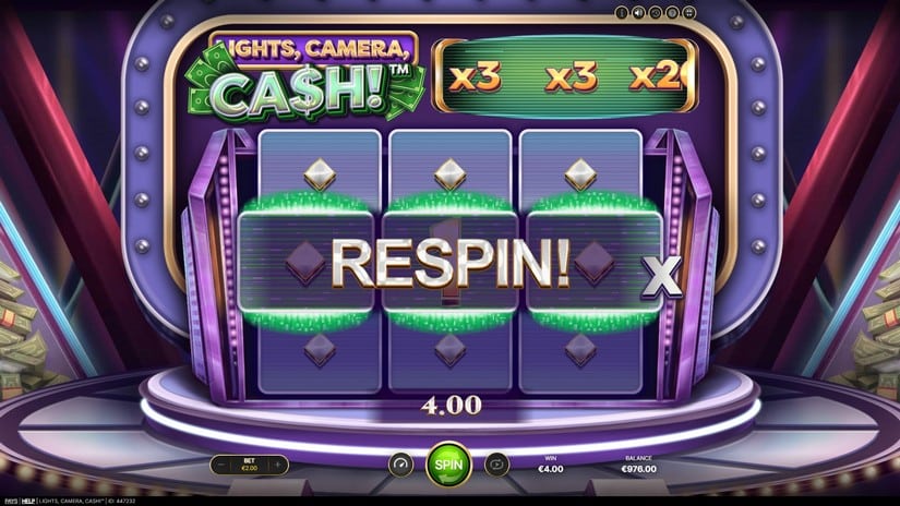 Lights, Camera, Cash! slot screen 3
