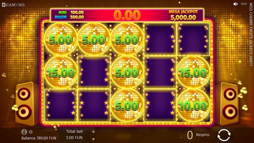 Miss Cherry Fruits Jackpot Party slot screen 3