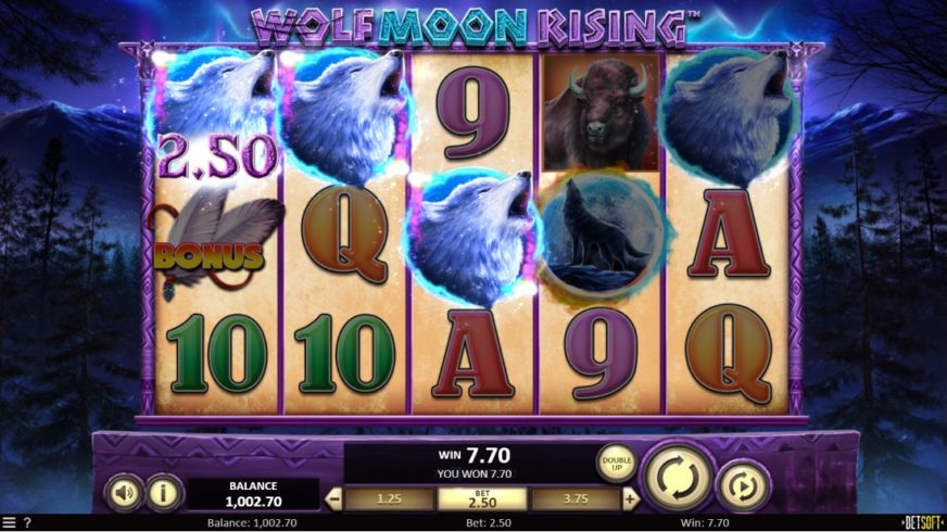 Wolf Moon Rising slot screen 2