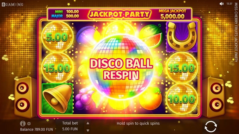 Miss Cherry Fruits Jackpot Party slot screen 2