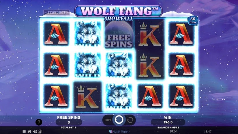 Wolf Fang Snowfall slot screen 4