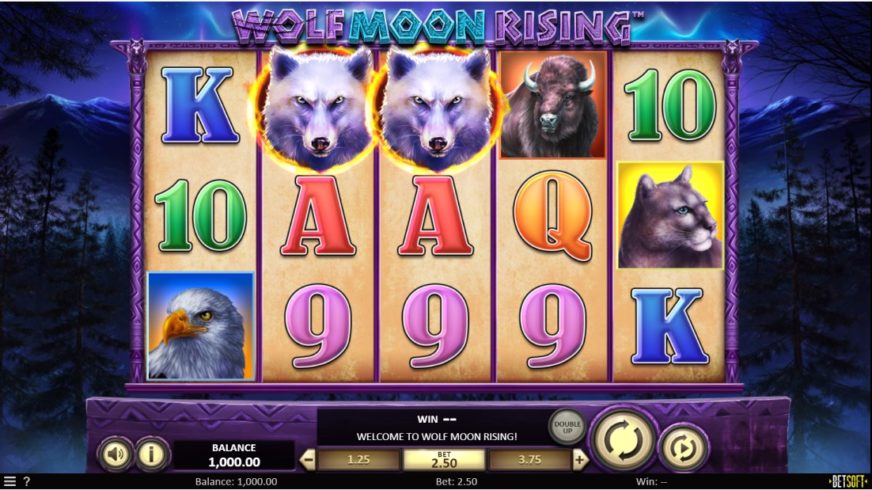 Wolf Moon Rising slot screen 1