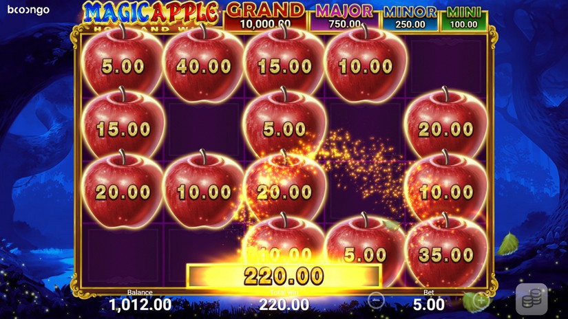Magic Apple Hold and Win slot screen 6