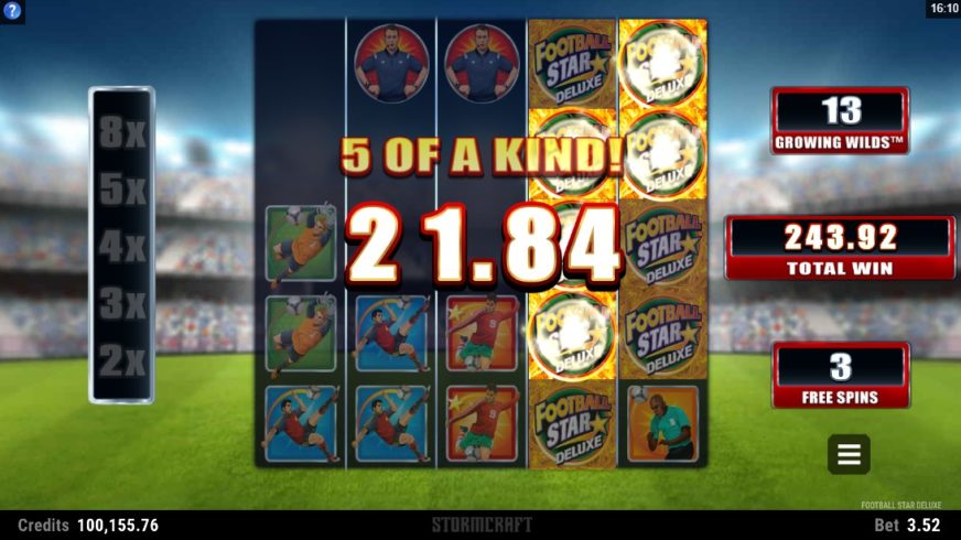 Football Star Deluxe slot screen 4