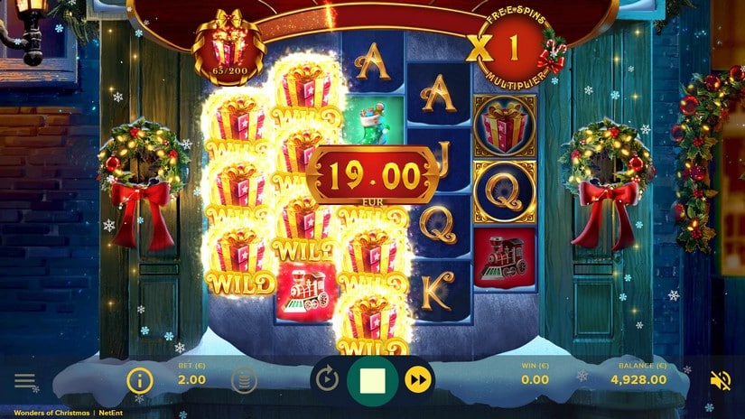 Wonders of Christmas slot screen 3