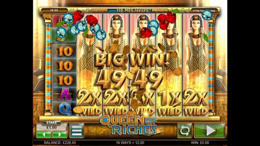 Queen of Riches slot screen 2